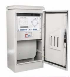 PLC programmed control device in an IP 65 cabinet, for up to 32 intersections.